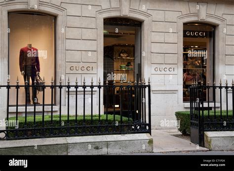 gucci avenue montaigne paris france|Gucci Paris.